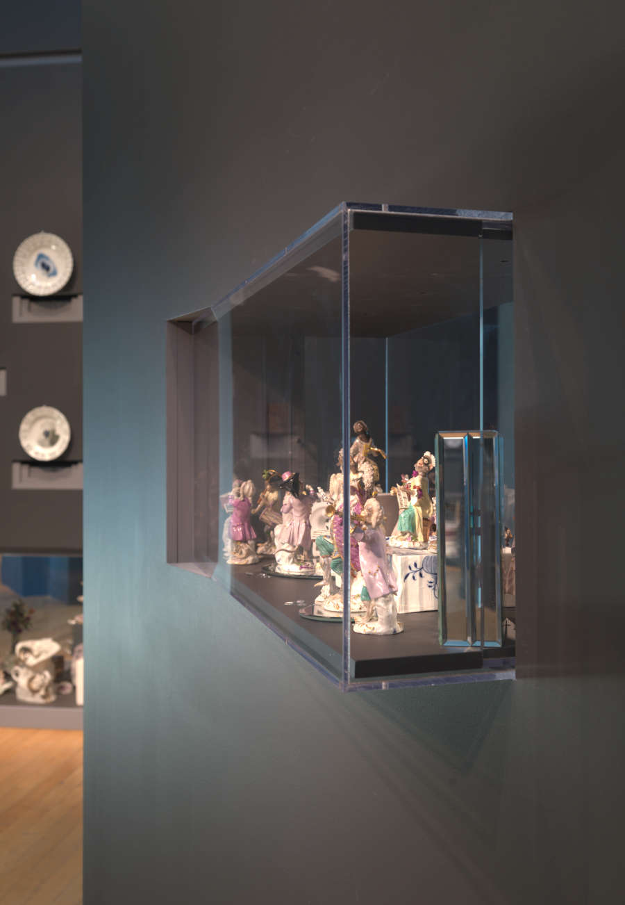 view exhibition image