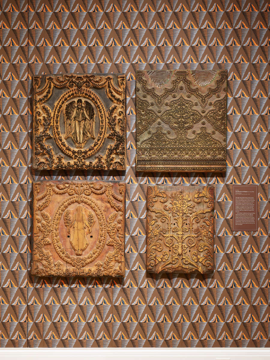 view exhibition image