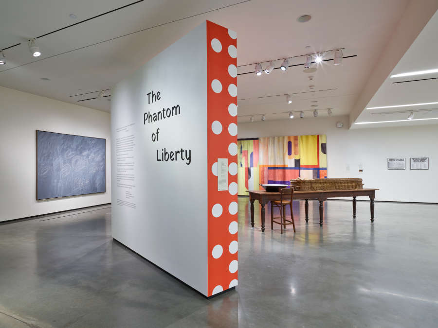 view exhibition image