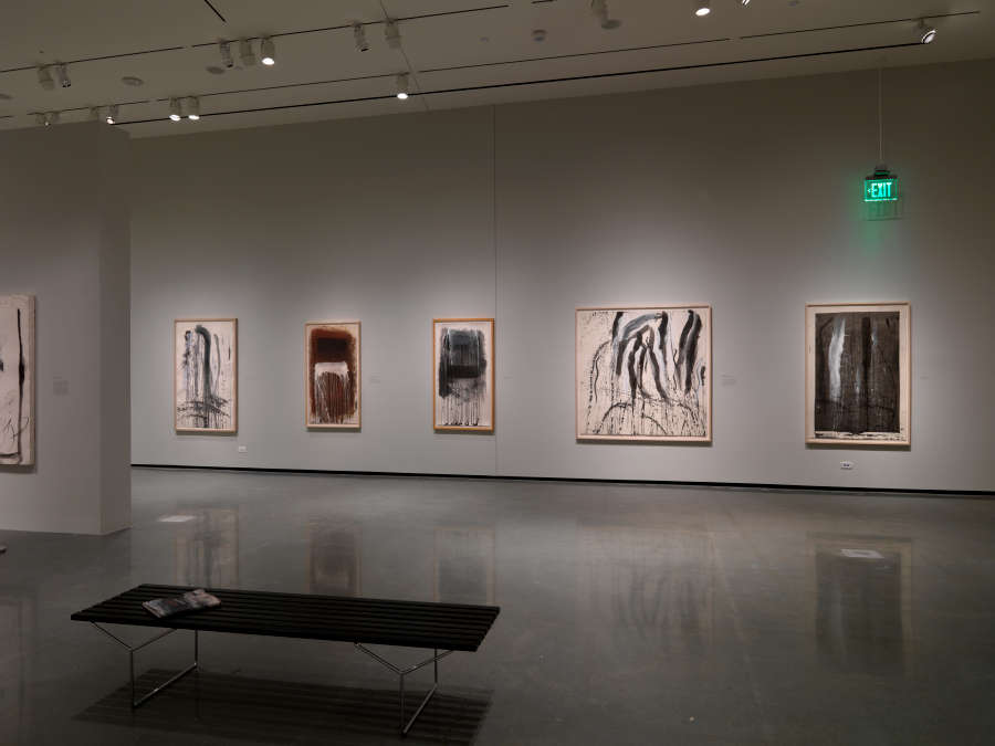 view exhibition image