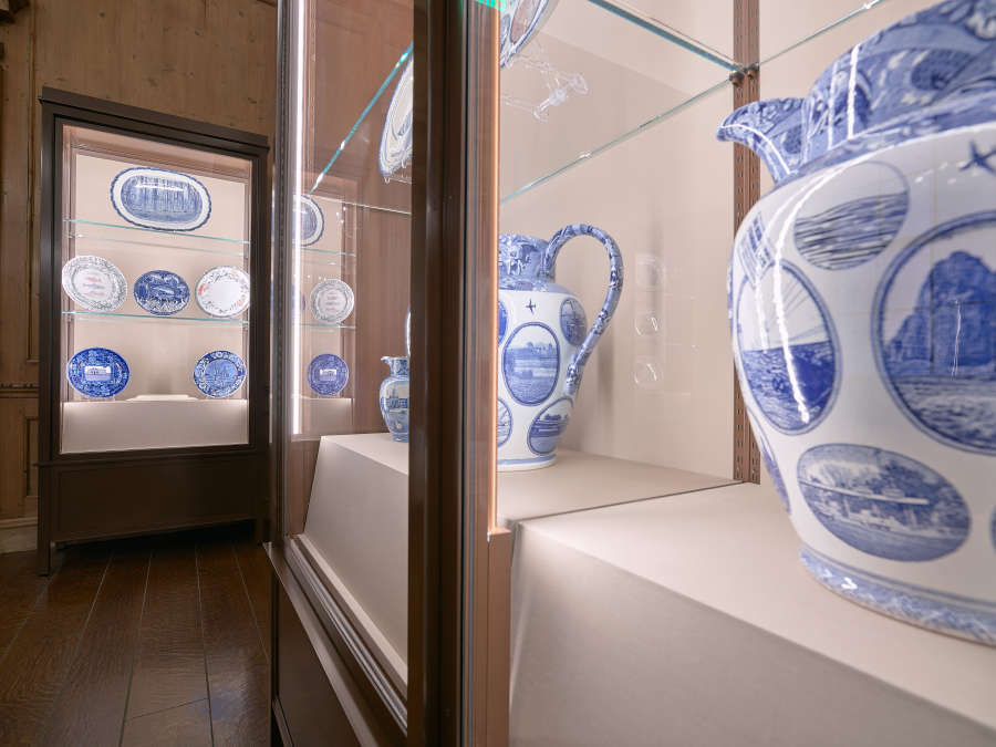 view exhibition image