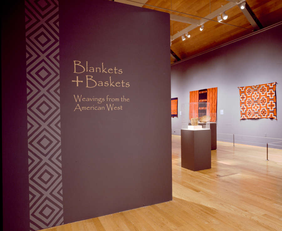 view exhibition image