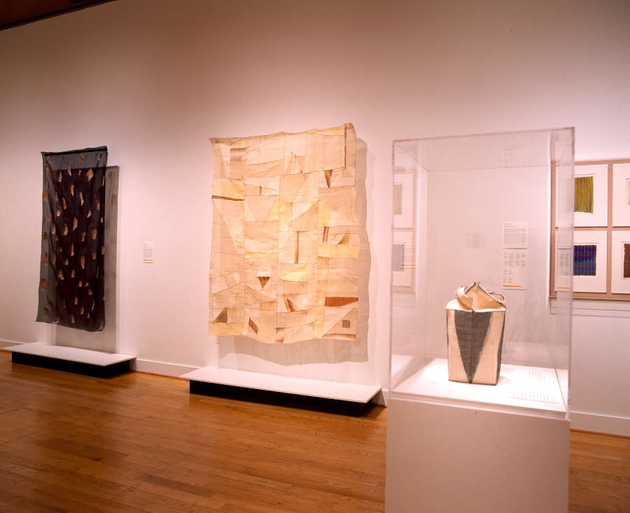 view exhibition image