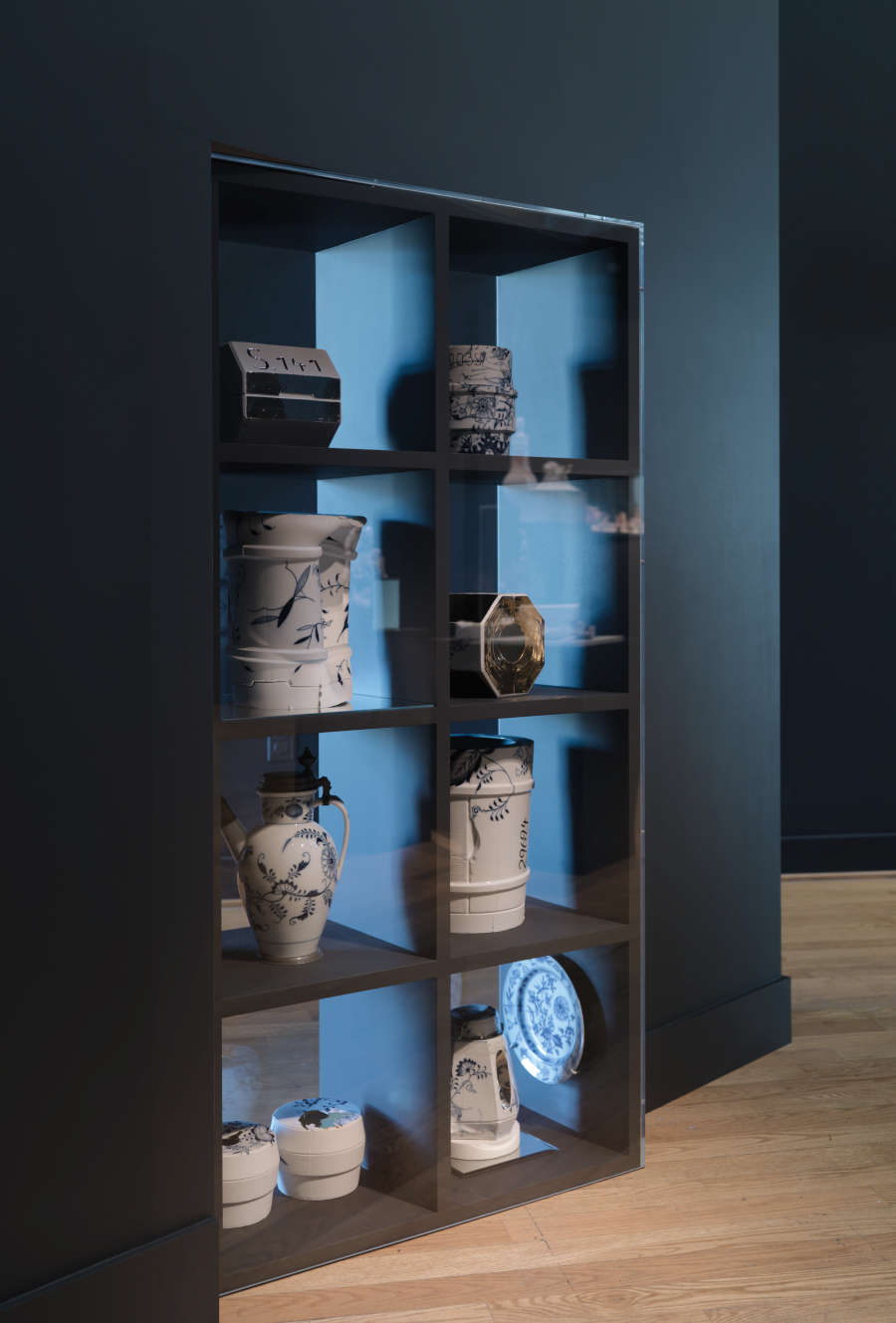 view exhibition image