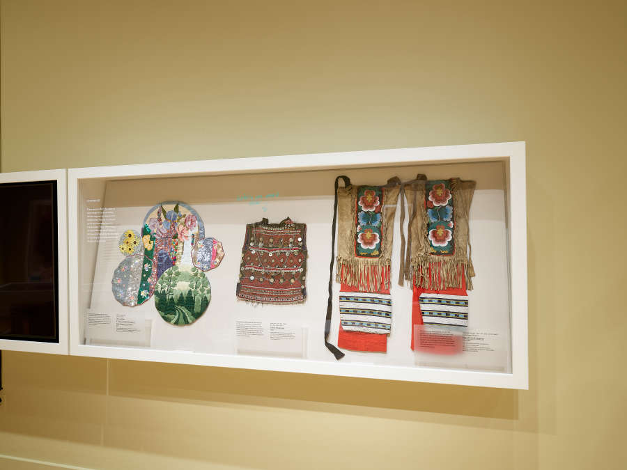 view exhibition image