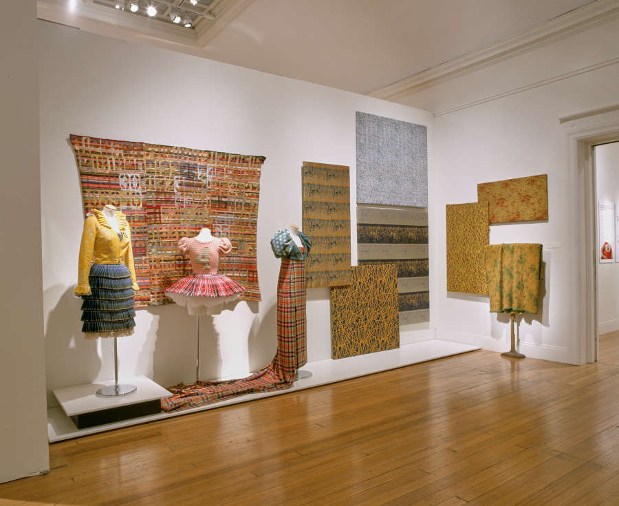 view exhibition image