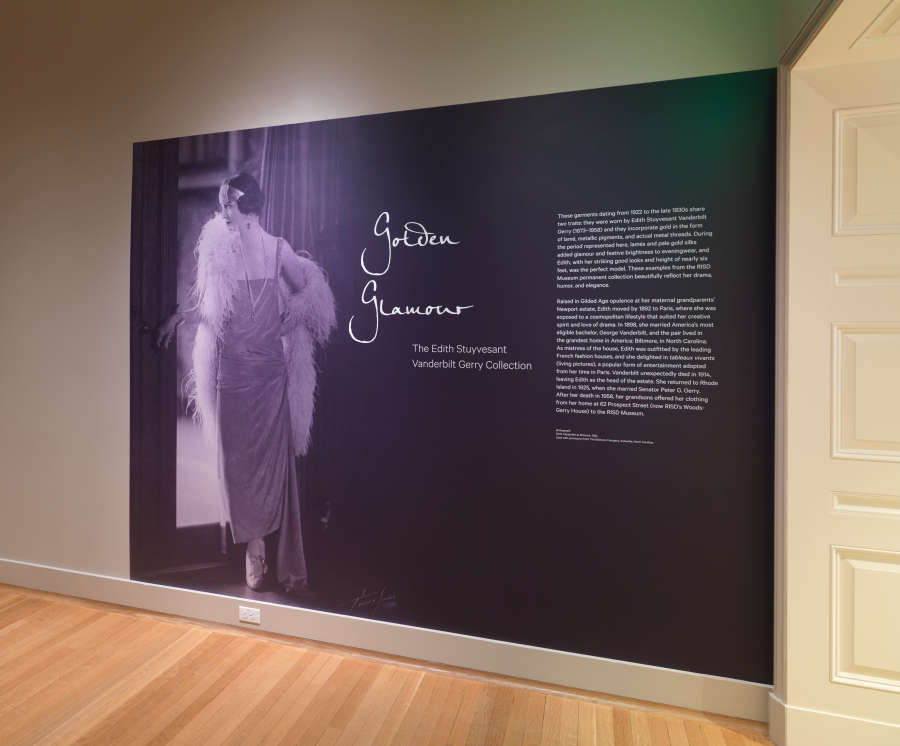 view exhibition image