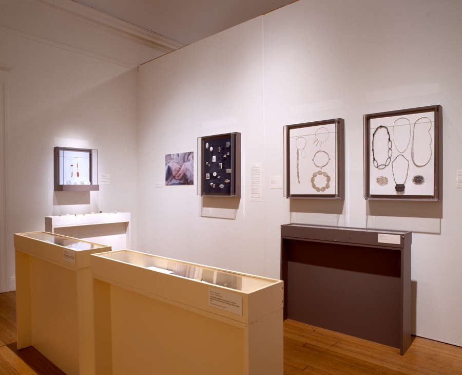 view exhibition image