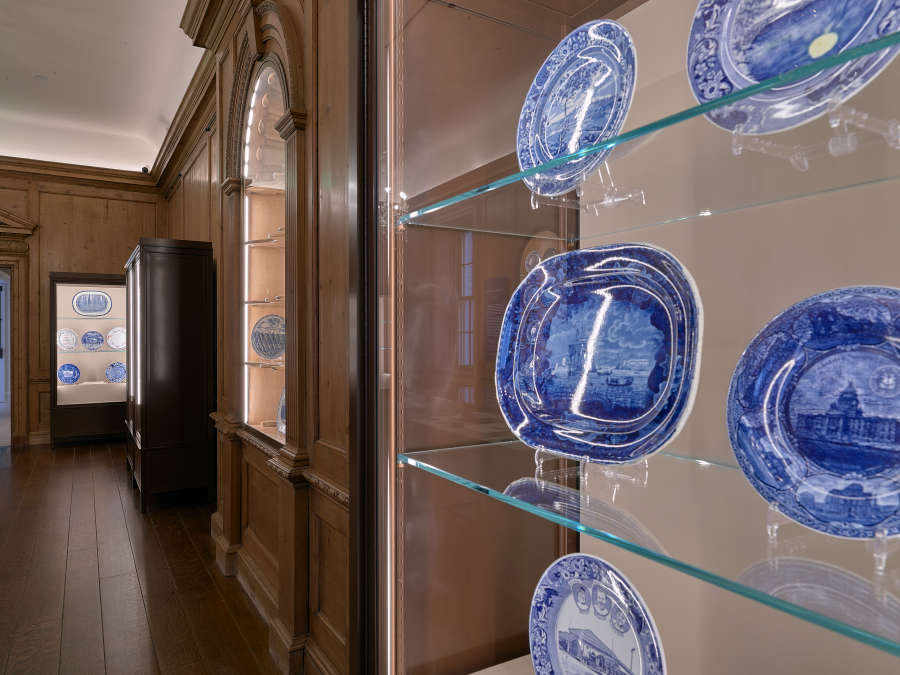 view exhibition image