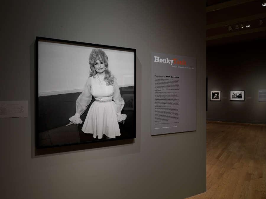 view exhibition image