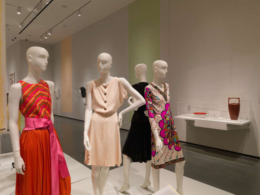 view exhibition image