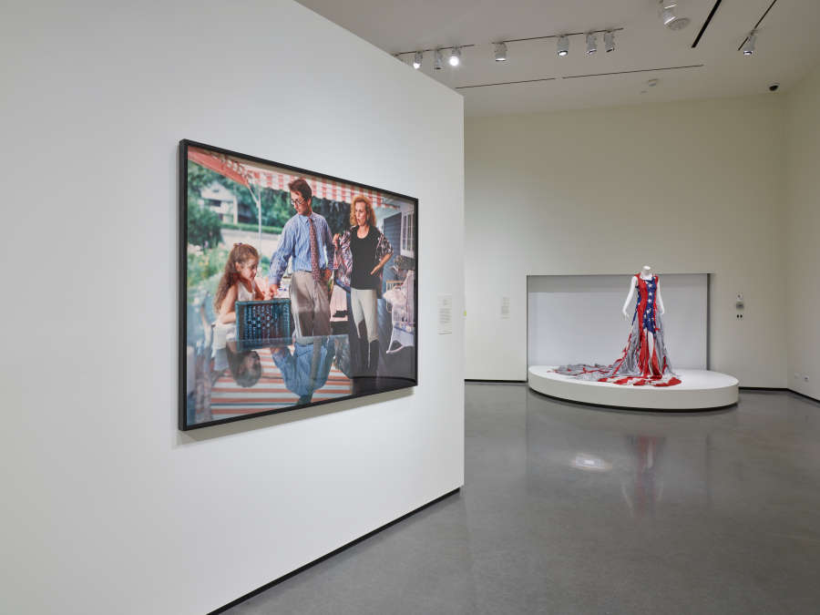 view exhibition image