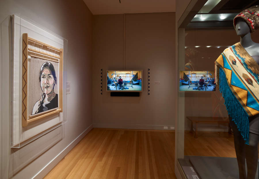 view exhibition image