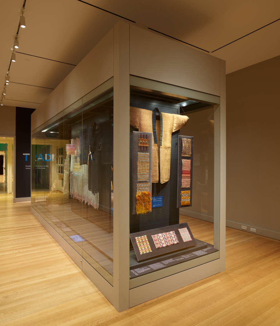 view exhibition image