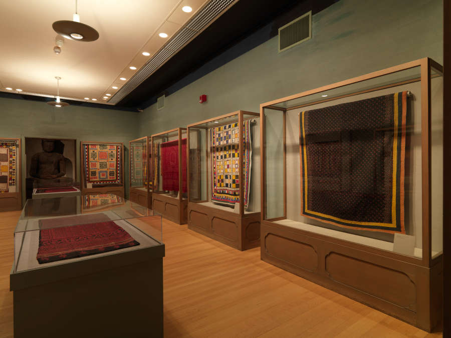 view exhibition image