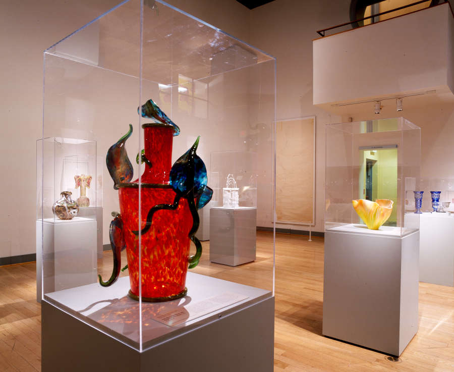 view exhibition image