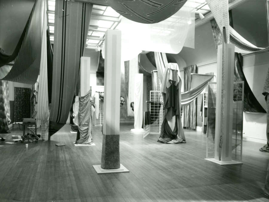 view exhibition image