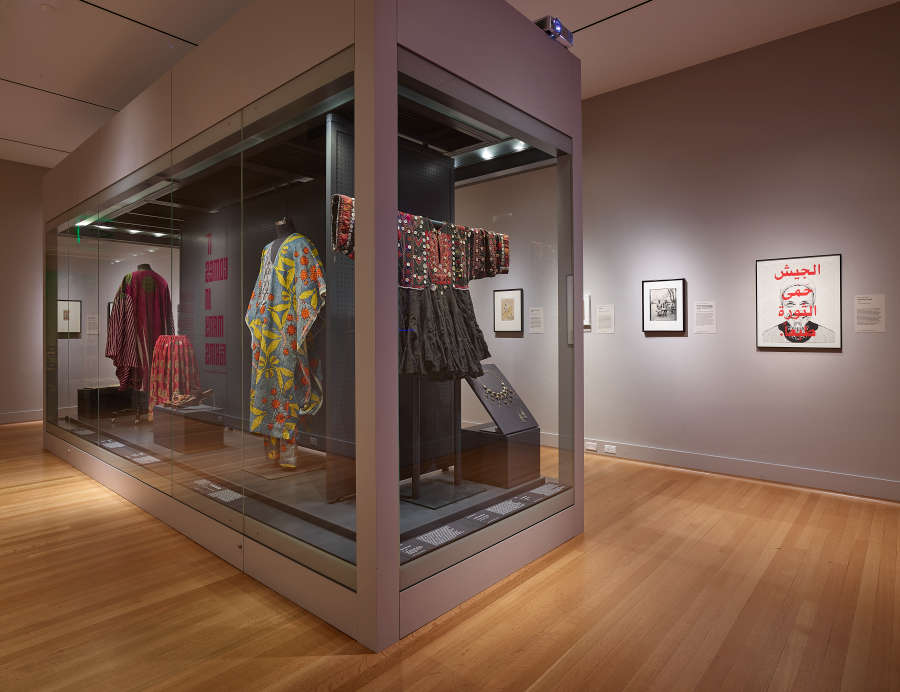 view exhibition image
