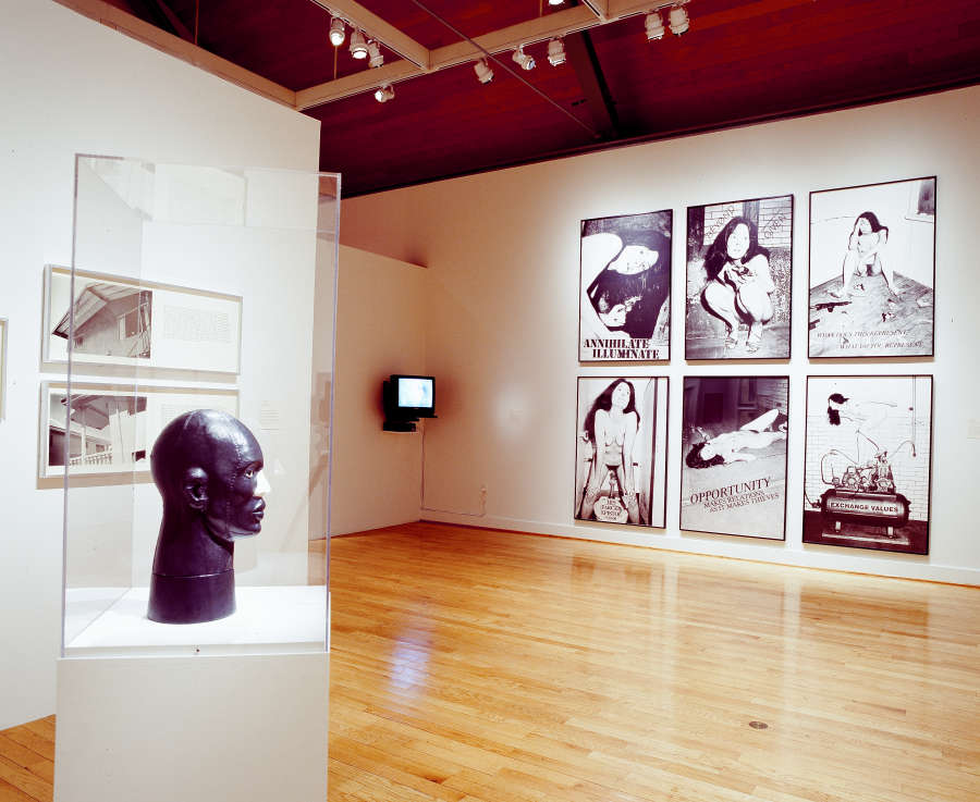 view exhibition image