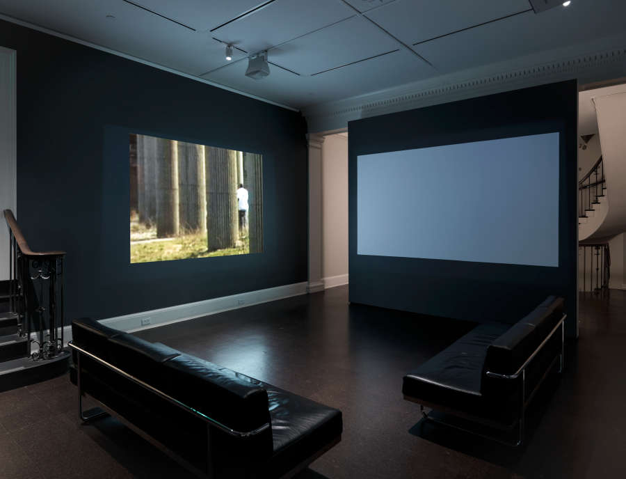 view exhibition image