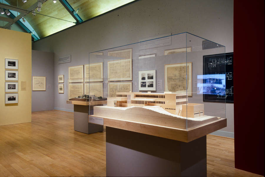 view exhibition image
