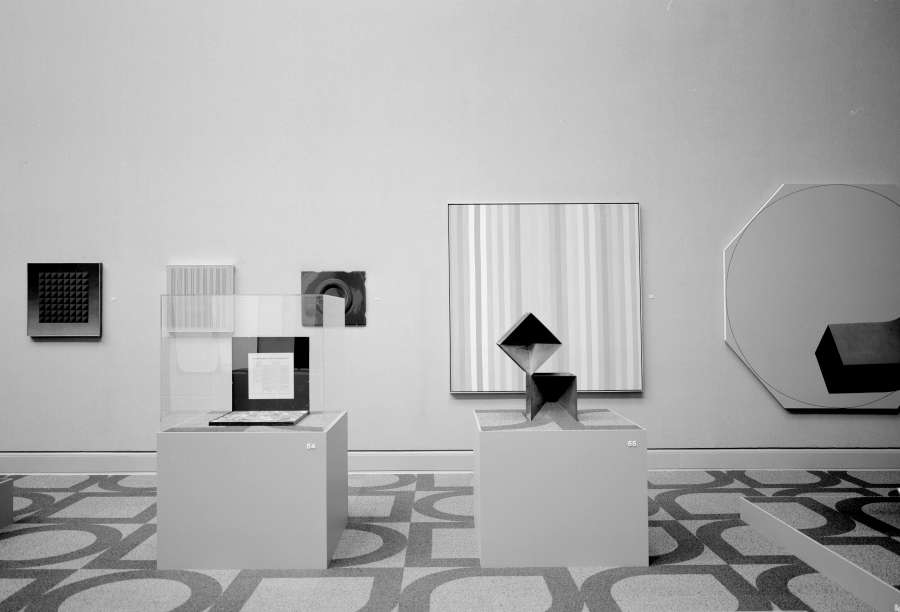 view exhibition image