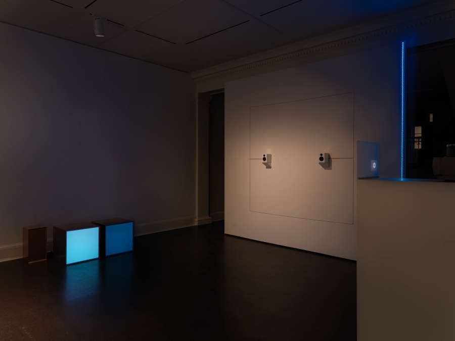 view exhibition image