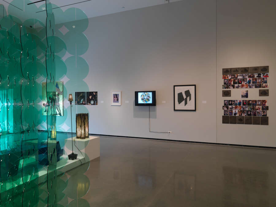 view exhibition image