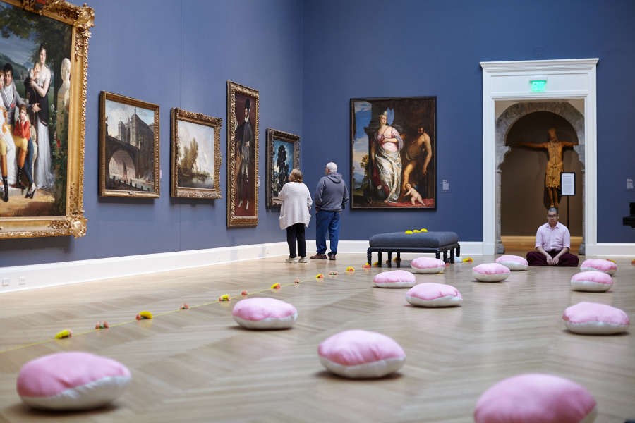 view exhibition image