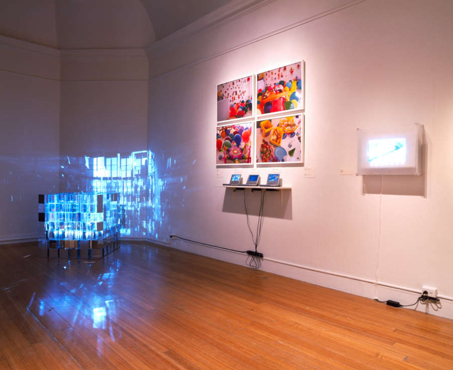 view exhibition image