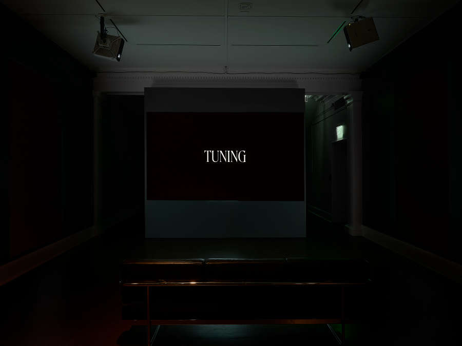 view exhibition image