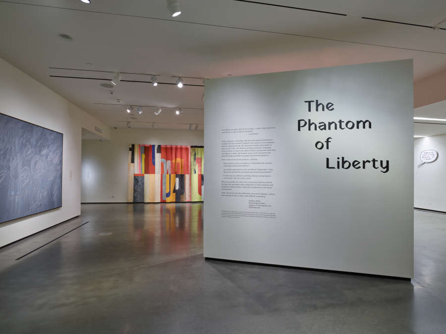 view exhibition image