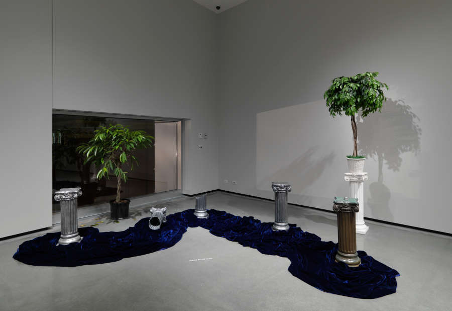 view exhibition image