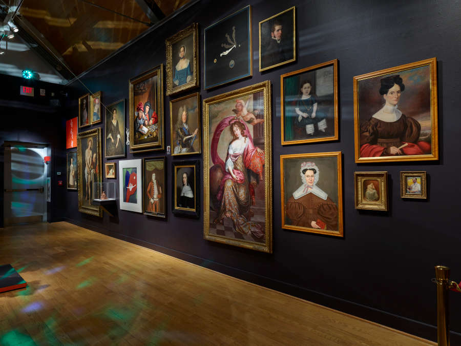 view exhibition image
