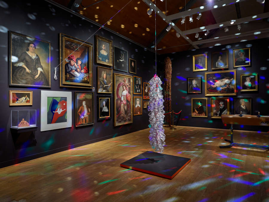 view exhibition image