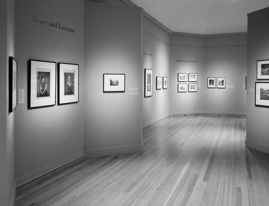 view exhibition image