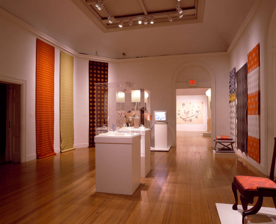 view exhibition image