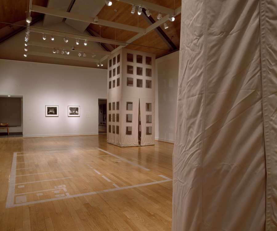 view exhibition image