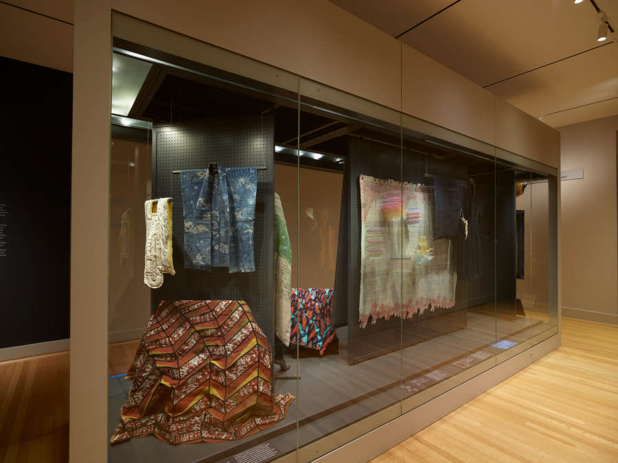 view exhibition image