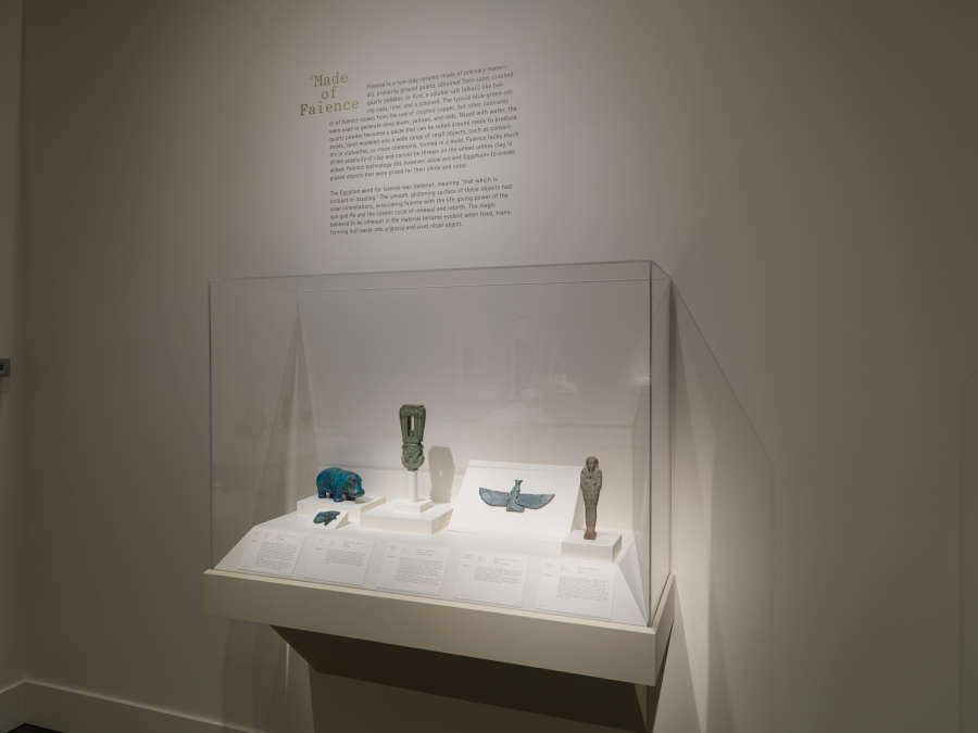 view exhibition image