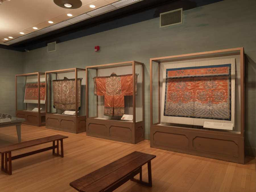 view exhibition image