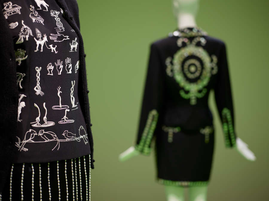 view exhibition image