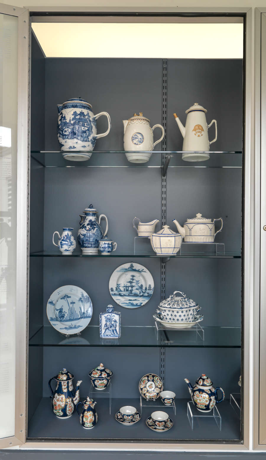 view exhibition image