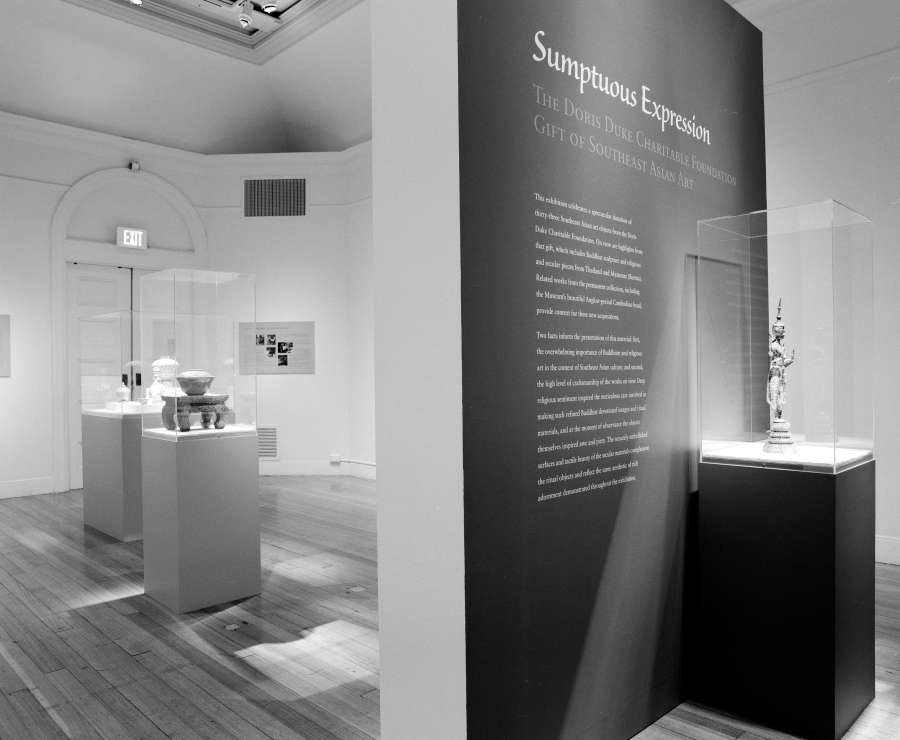 view exhibition image