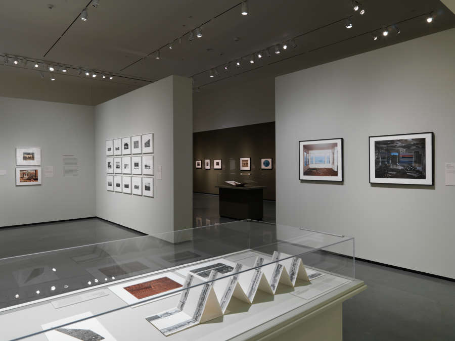 view exhibition image