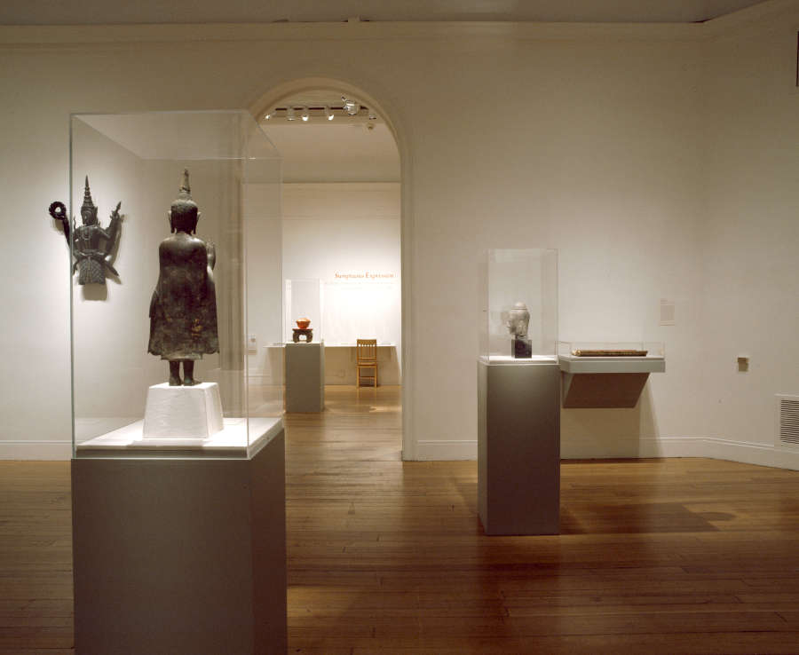 view exhibition image