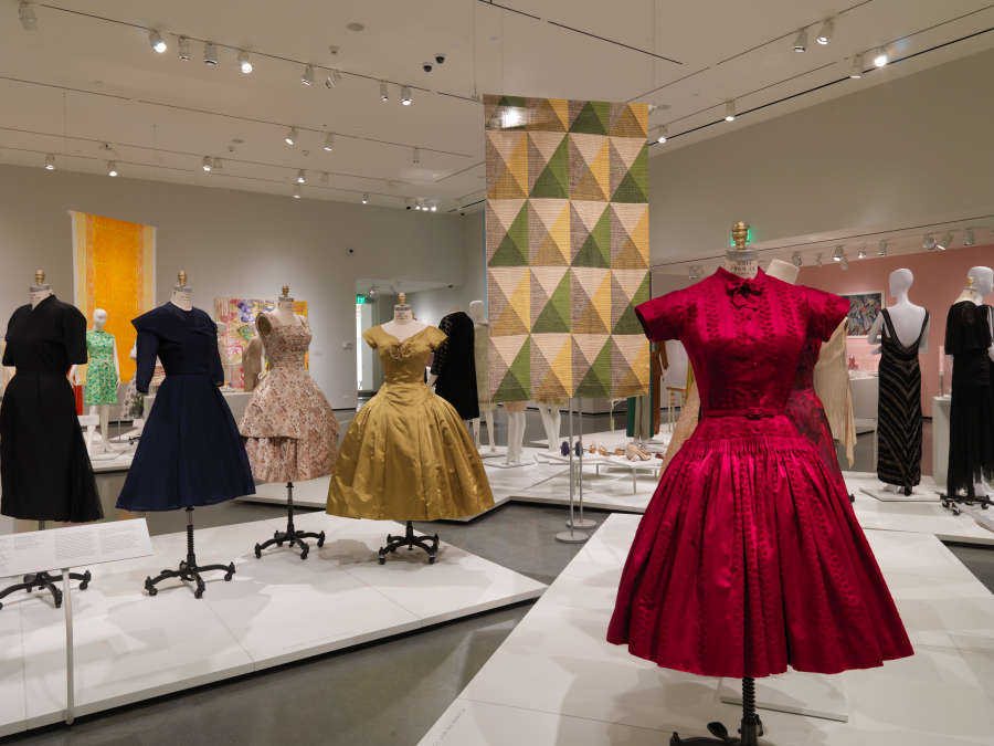 view exhibition image