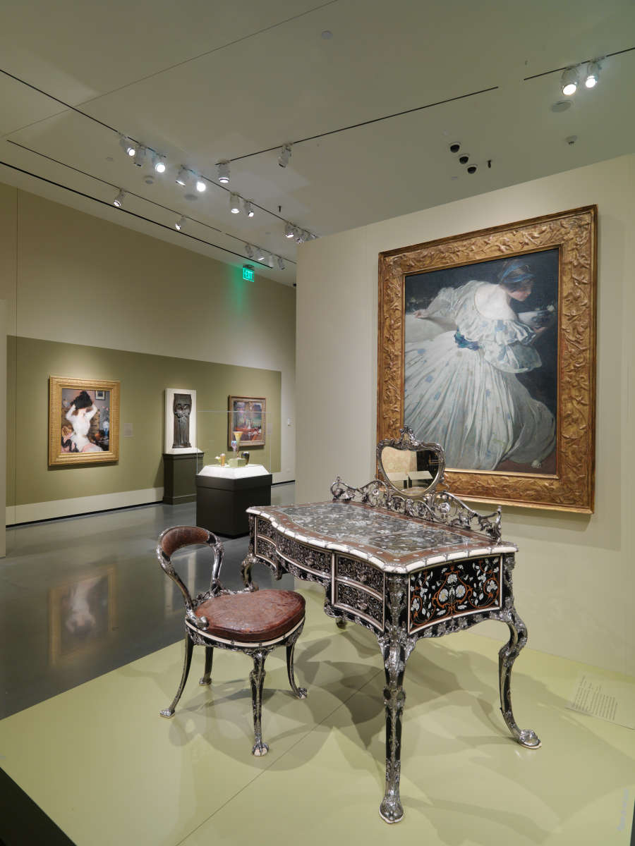 view exhibition image