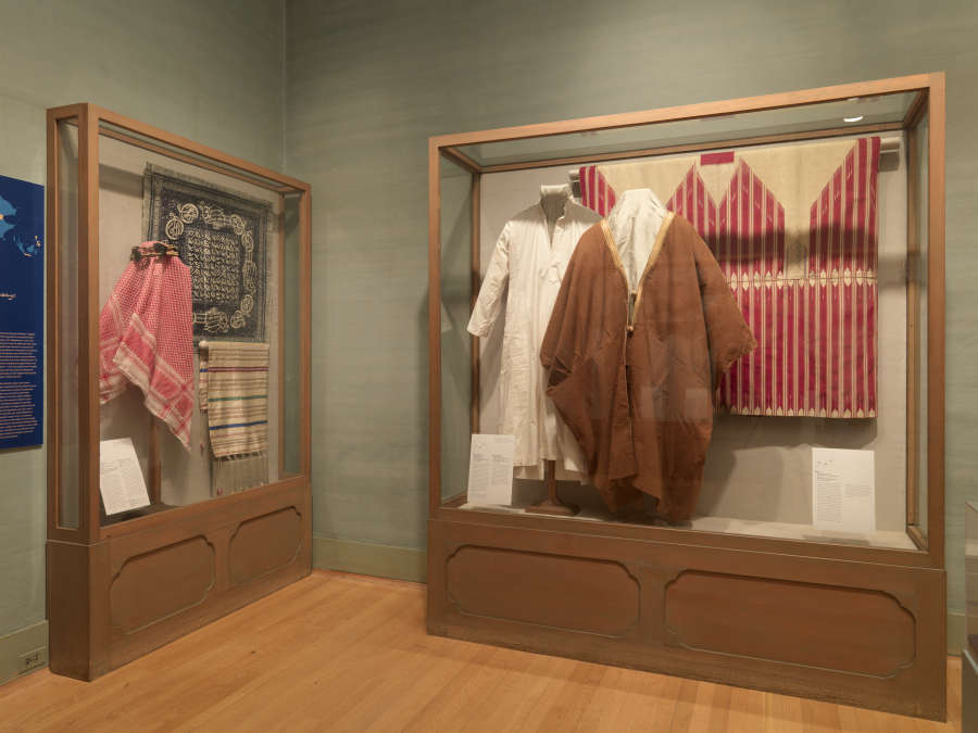 view exhibition image