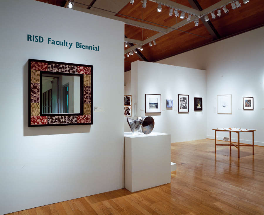 view exhibition image